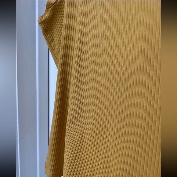 Old Navy Sweetheart Rib-Knit T-Shirt - Picture 4 of 5